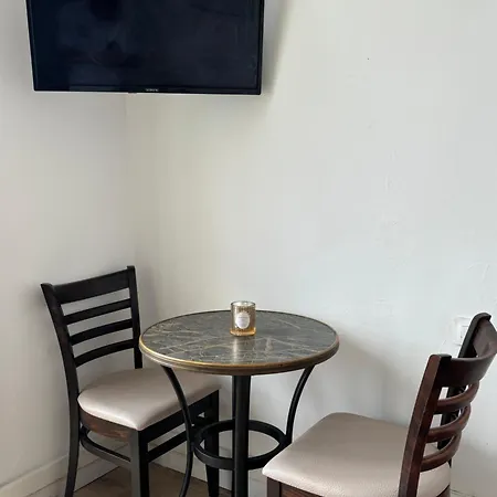1 Bed Flat - Jean Medecin - Station